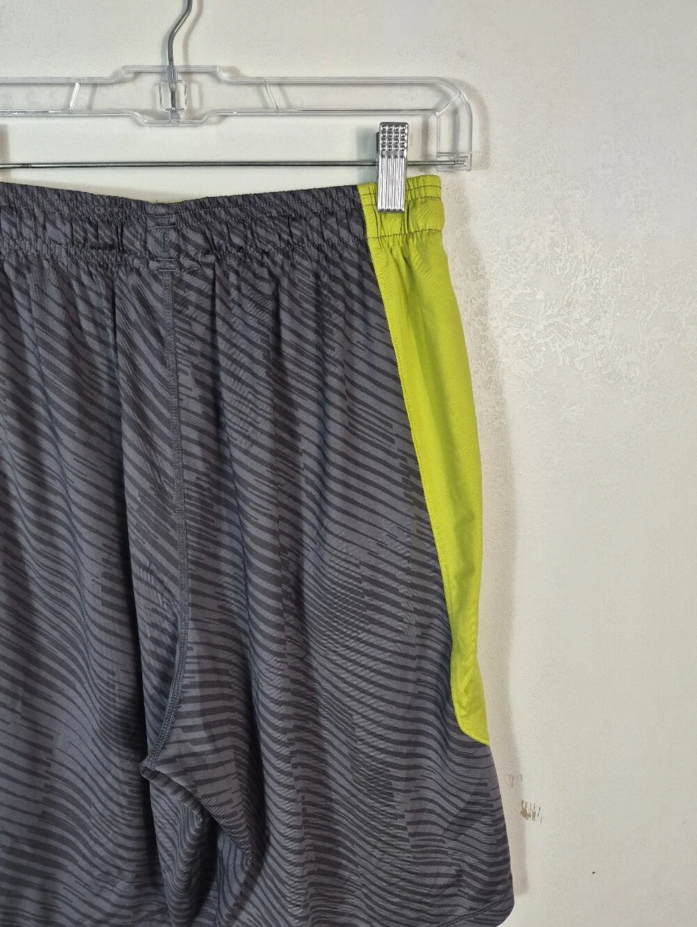 Under Armour Men's Raid Printed Shorts Heatgear Loose Fit Size Small
